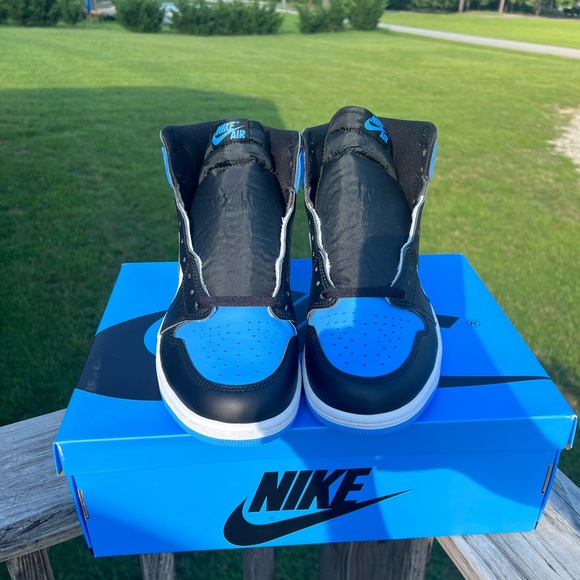 Authentic Jordan One UNC Toes Size 11 - Picture 2 of 5